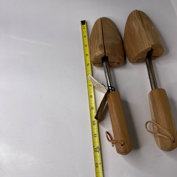 Rochester Shoe Tree Co. Shoe Keepers Cedar Adjustable Width #4 Shoe Trees - Picture 8 of 11